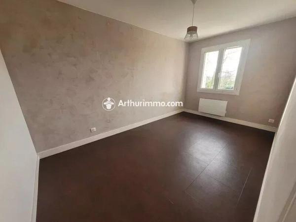 Location Maison 5 pièces 80 m2 à Saint-Jean-d'Angély