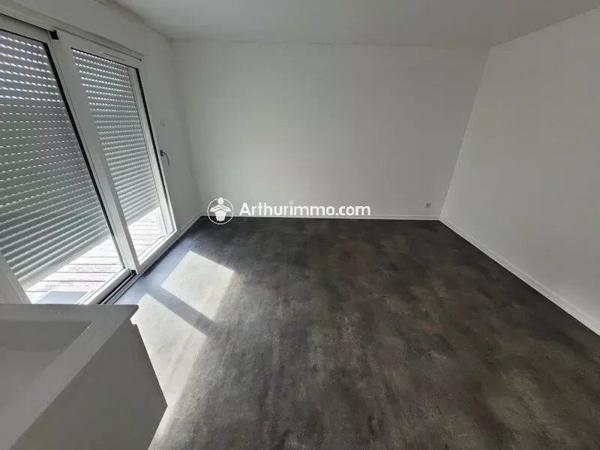 Location Maison 5 pièces 80 m2 à Saint-Jean-d'Angély