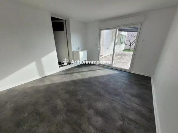 Location Maison 5 pièces 80 m2 à Saint-Jean-d'Angély