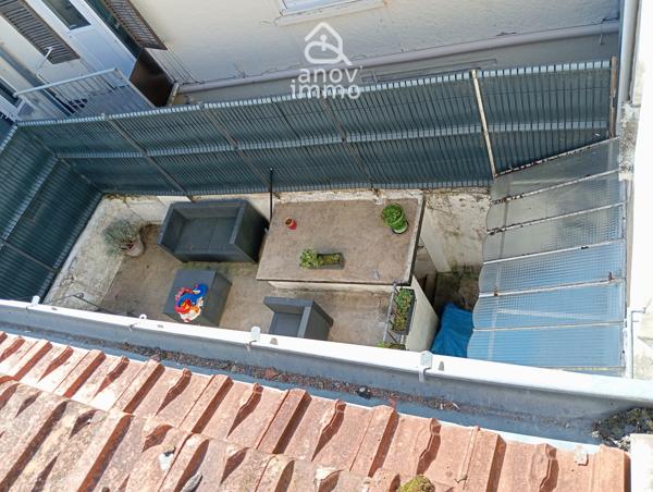 Maison
                                                                                                                                                                                                                                                                                                                        8 pièce(s)                                                                                                                                                                                                          5 chambre(s)                                                                                                                                                                                                          157.46  m²