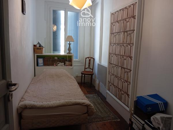 Maison
                                                                                                                                                                                                                                                                                                                        8 pièce(s)                                                                                                                                                                                                          5 chambre(s)                                                                                                                                                                                                          157.46  m²