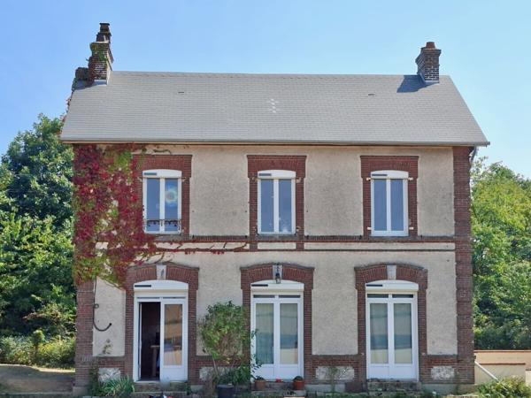 Maison
                                                                                                                                                                                                                                                                                                                        8 pièce(s)                                                                                                                                                                                                          6 chambre(s)                                                                                                                                                                                                          157  m²