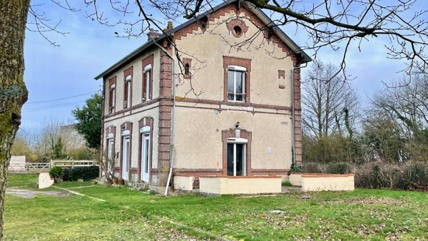 Maison
                                                                                                                                                                                                                                                                                                                        8 pièce(s)                                                                                                                                                                                                          6 chambre(s)                                                                                                                                                                                                          157  m²