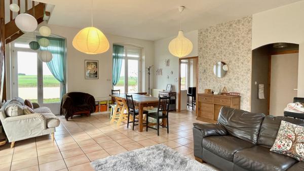 Maison
                                                                                                                                                                                                                                                                                                                        8 pièce(s)                                                                                                                                                                                                          6 chambre(s)                                                                                                                                                                                                          157  m²