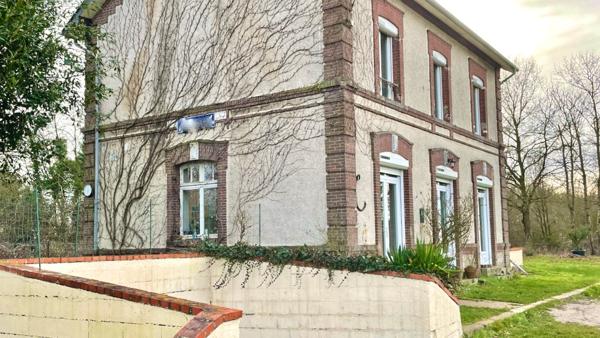Maison
                                                                                                                                                                                                                                                                                                                        8 pièce(s)                                                                                                                                                                                                          6 chambre(s)                                                                                                                                                                                                          157  m²