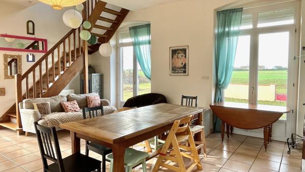 Maison
                                                                                                                                                                                                                                                                                                                        8 pièce(s)                                                                                                                                                                                                          6 chambre(s)                                                                                                                                                                                                          157  m²
