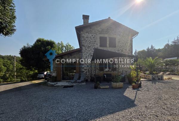 Propriete
                                                                                                                                                                                                                                                                                                                        6 pièce(s)                                                                                                                                                                                                          4 chambre(s)                                                                                                                                                                                                          136  m²