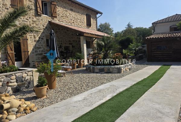 Propriete
                                                                                                                                                                                                                                                                                                                        6 pièce(s)                                                                                                                                                                                                          4 chambre(s)                                                                                                                                                                                                          136  m²
