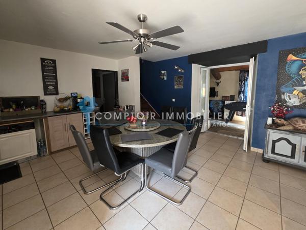 Propriete
                                                                                                                                                                                                                                                                                                                        6 pièce(s)                                                                                                                                                                                                          4 chambre(s)                                                                                                                                                                                                          136  m²
