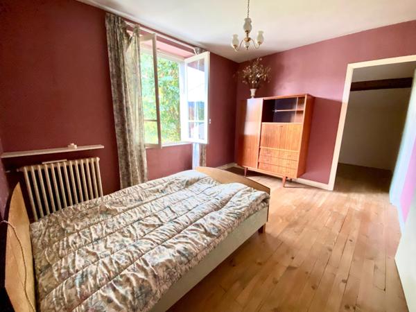 maison familiale avec garage et jardin attenant