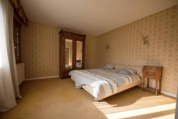 Maison à vendre - Saint-Jorioz 11 pièces de 243.82 m²