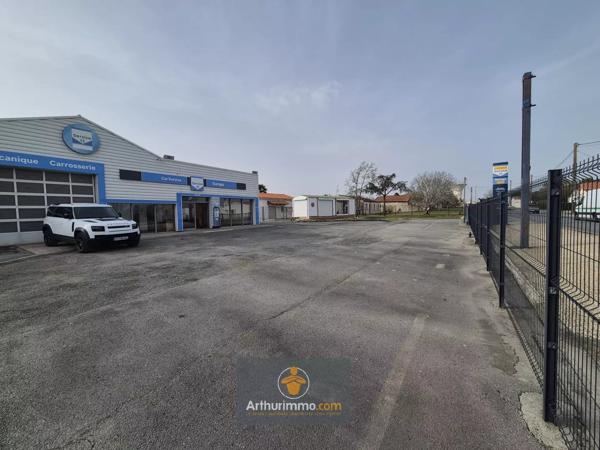 Vente                                                      Immeuble
                        
                     11 pièces                      130 m2                     à Charron