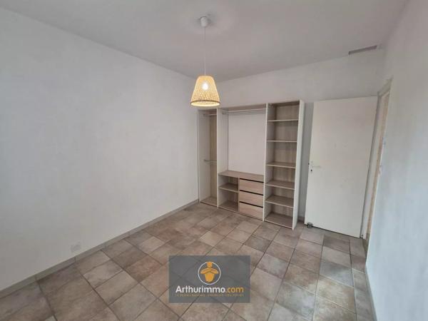 Vente                                                      Immeuble
                        
                     11 pièces                      130 m2                     à Charron