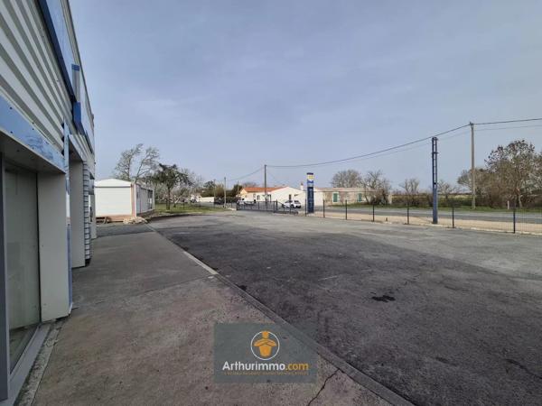 Vente                                                      Immeuble
                        
                     11 pièces                      130 m2                     à Charron