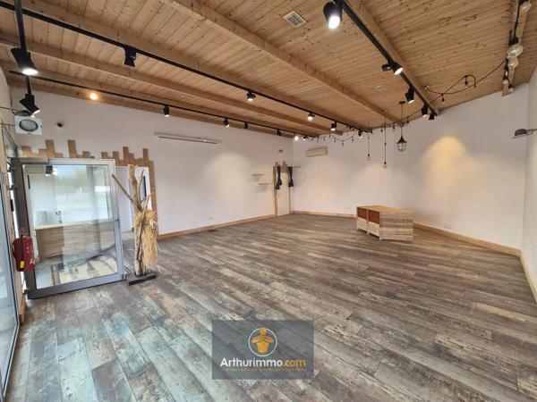 Vente                                                      Immeuble
                        
                     11 pièces                      130 m2                     à Charron