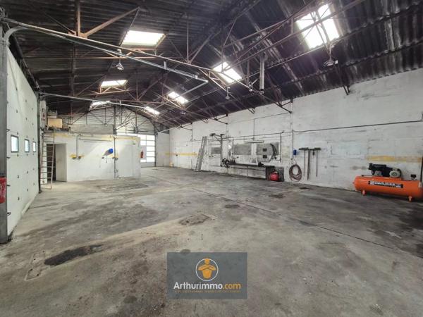 Vente                                                      Immeuble
                        
                     11 pièces                      130 m2                     à Charron