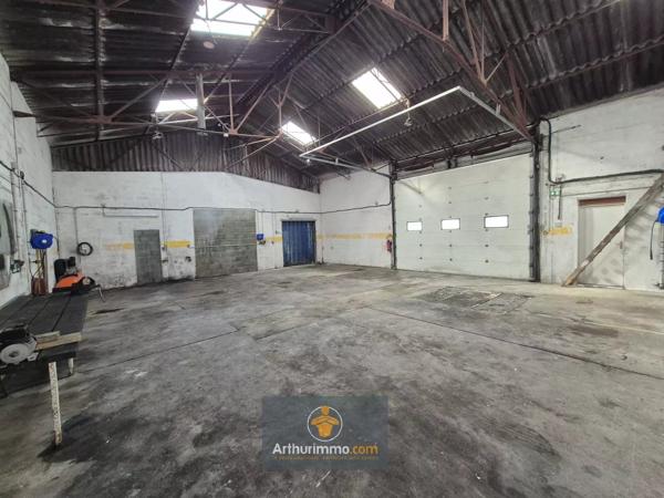 Vente                                                      Immeuble
                        
                     11 pièces                      130 m2                     à Charron