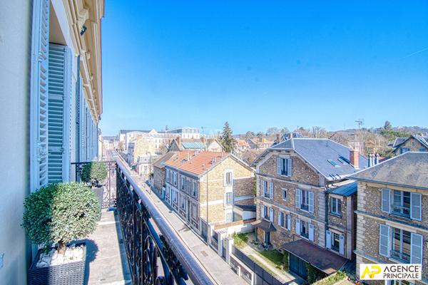 Le Chesnay limite Versailles Rive-Droite Appartement 7 pièces 271 m² carrez situé au 3ème étage d'un immeuble Haussmannien avec ascenseur, cave et jardin partagé €2 360 000 ** - Référence 25863