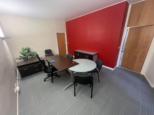 Local professionnel /PLACE MICHELET 43000 LE PUY EN VELAY