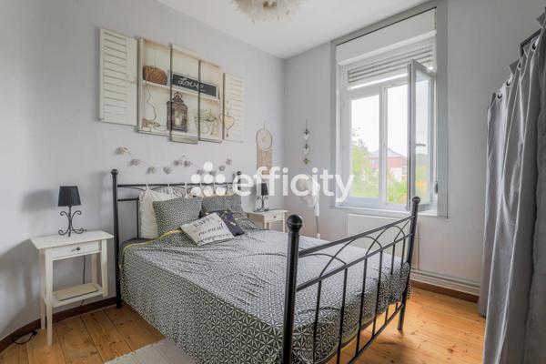Maison
         6 pièces
        - 155 m² Exclusivité 315 000 € *