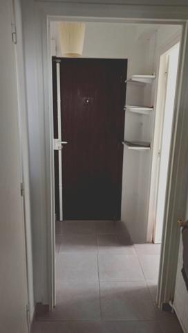 Studio au dernier étage avec parking et cellier