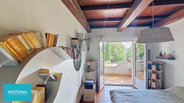 Maison d'exception à vendre à Saint Maximin la Sainte Baume au calme avec piscine, garage. Fort potentiel locatif.