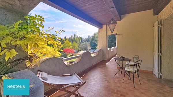 Maison d'exception à vendre à Saint Maximin la Sainte Baume au calme avec piscine, garage. Fort potentiel locatif.