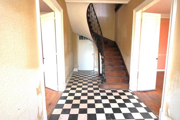 Maison charentaise - Jarnac Champagne - 11 pièces - 273 m2