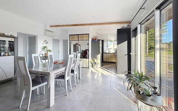 Maison à vendre    5 pièces •  Theix