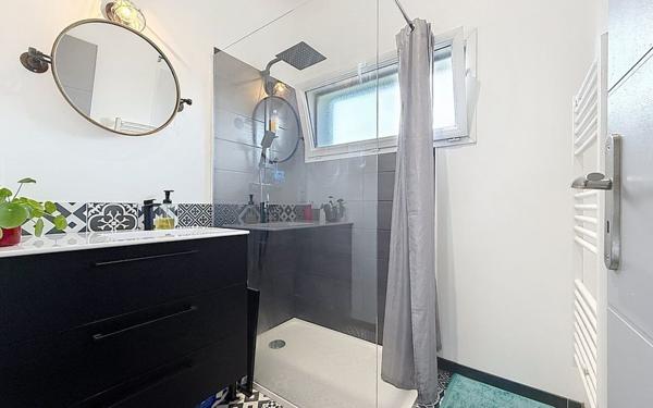 Maison à vendre    5 pièces •  Theix