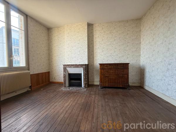 Vente Maison140,74 m² - 7 Pièces - SAINT AMAND MONTROND (18200)