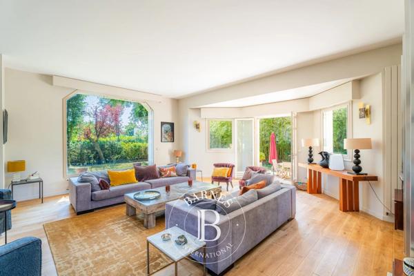Vaucresson, Maison  267 m² à vendre