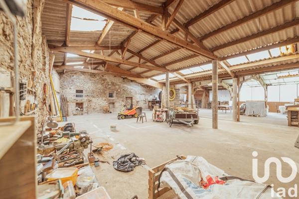 Maison traditionnelle 5 pièces de 180 m² à Montréverd (85260)