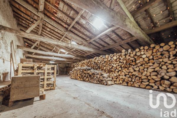 Maison traditionnelle 5 pièces de 180 m² à Montréverd (85260)