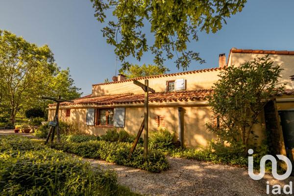 Maison traditionnelle 5 pièces de 180 m² à Montréverd (85260)