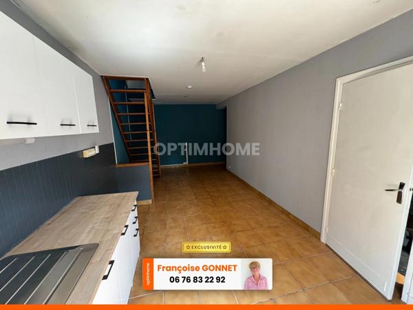 Maison de Ville - 2 Appartements de 63 m² et 49 m² - ST  AMAND-MONTROND - 89 900 €
