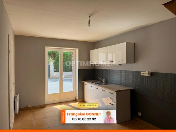 Maison de Ville - 2 Appartements de 63 m² et 49 m² - ST  AMAND-MONTROND - 89 900 €