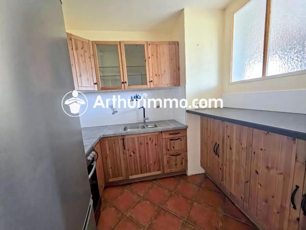 Vente                                                      Appartement
                        
                     1 pièces                      31 m2                     à Savigny-le-Temple