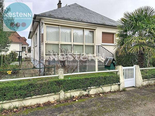 Maison à vendre à La Chaussée Saint Victor .