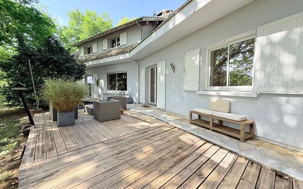 Maison à vendre    6 pièces • 230 m2 Aire-sur-l'Adour