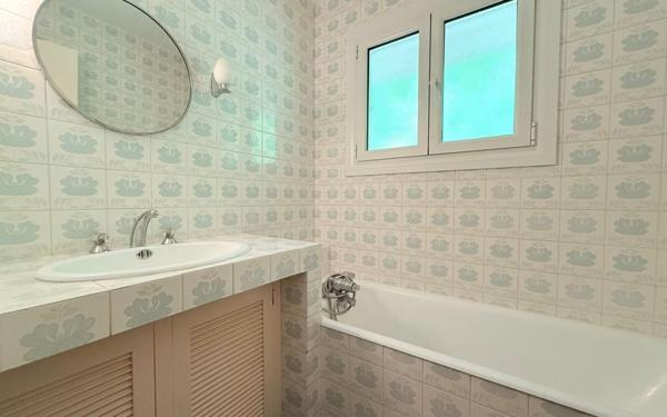 Maison à vendre    6 pièces • 230 m2 Aire-sur-l'Adour