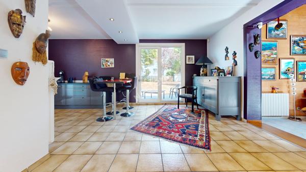 Maison individuelle 184 m² -6 pièces - 3 chambres - Terrain 9.40 ares-Saint-Avold, quartier prisé