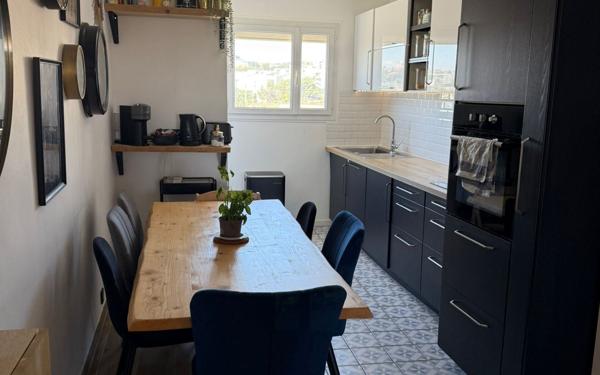 Appartement à vendre    3 pièces •  Marseille 11