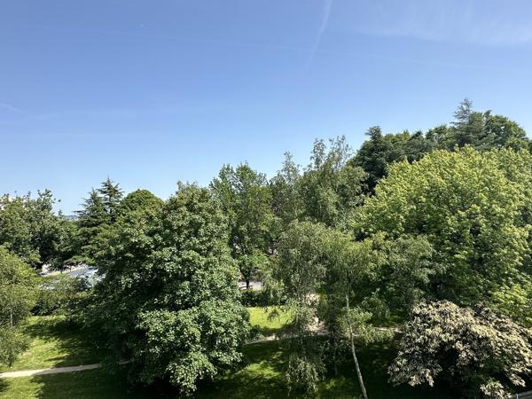 Exclusivité Agence ! Lorient, Proximité des Services Pour Ce Lumineux T4 Meublé de 98 m2 Avec Stationnement