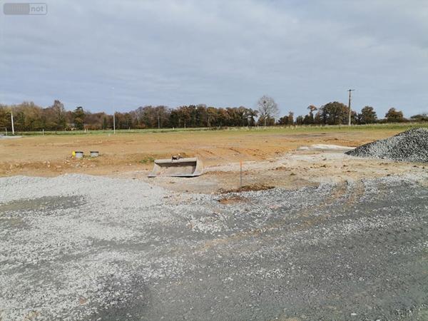 Terrain à Batir à vendre à Montfort-sur-Meu en Ille-et-Vilaine (35160), ref : 048-V1240L