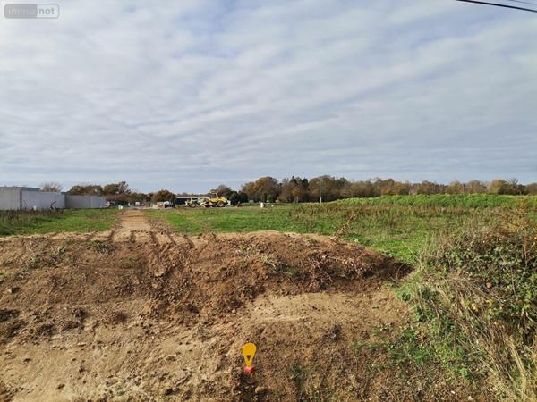 Terrain à Batir à vendre à Montfort-sur-Meu en Ille-et-Vilaine (35160), ref : 048-V1240L