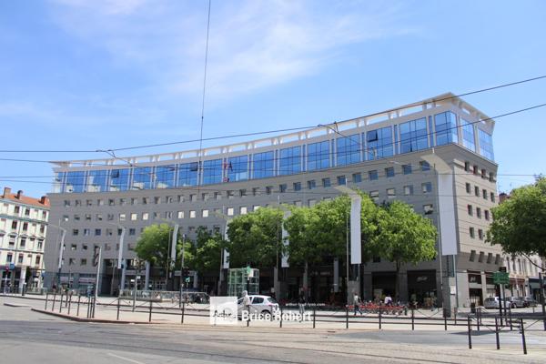Bureaux à louer à Villeurbanne dans immeuble rénové et modulable Colysée