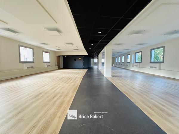 Bureaux à louer à Villeurbanne dans immeuble rénové et modulable Colysée