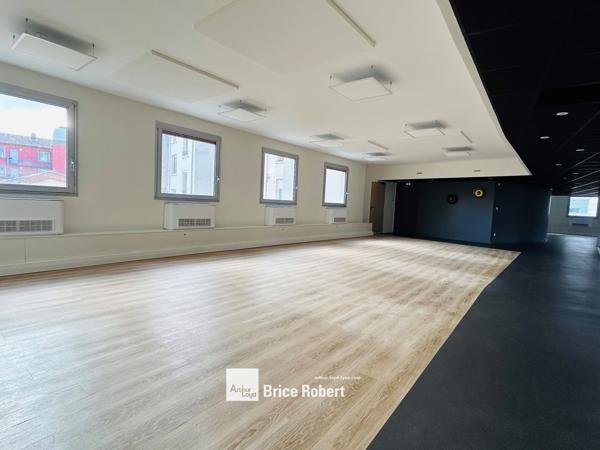 Bureaux à louer à Villeurbanne dans immeuble rénové et modulable Colysée