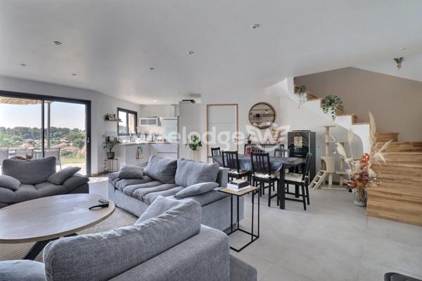 Maison à vendre 4 pièces de 128 m² à Saint-Chamas